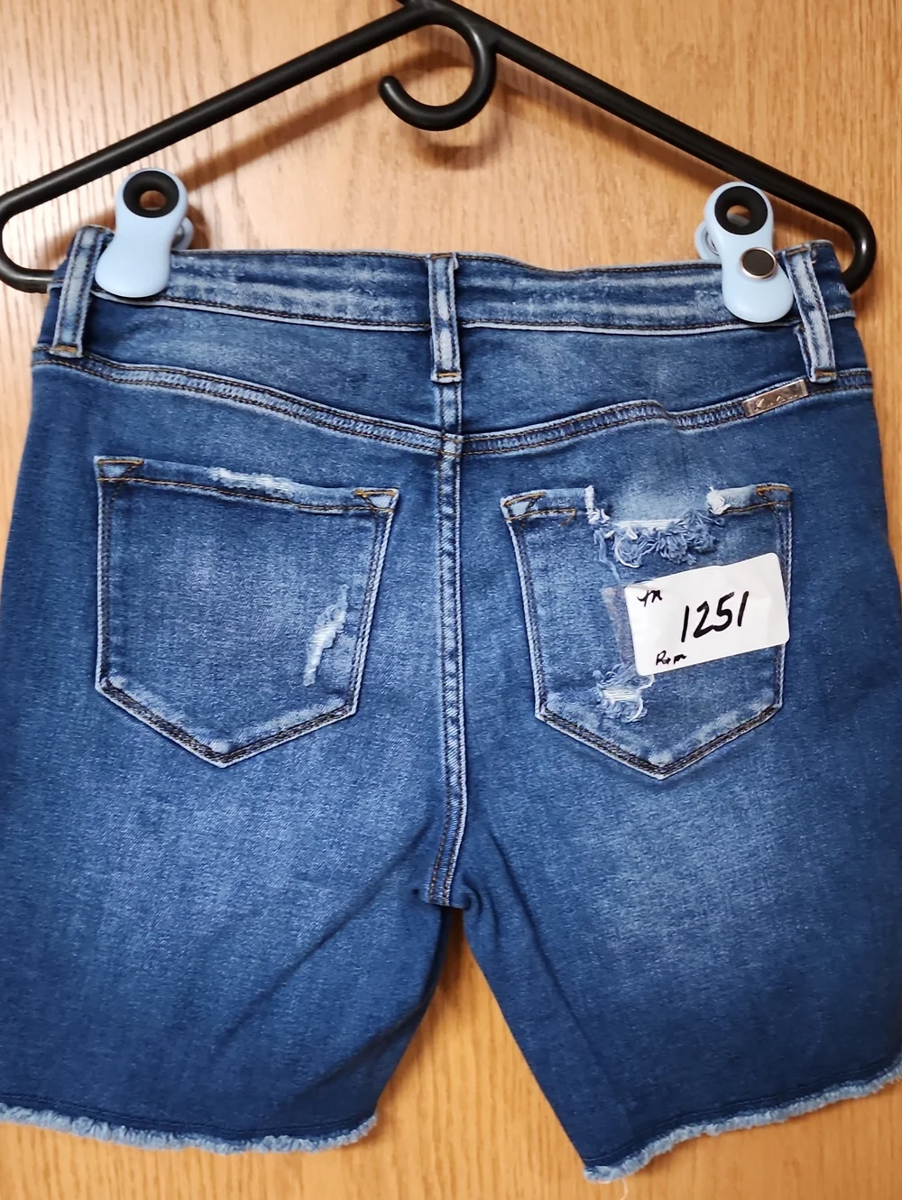 KanCan Distressed Blue Denim Shorts womens M number 1251